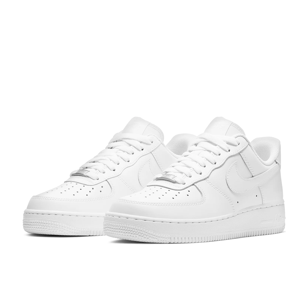 Women's NIKE AIR FORCE 1 LOW '07 'TRIPLE WHITE' - DD8959-100