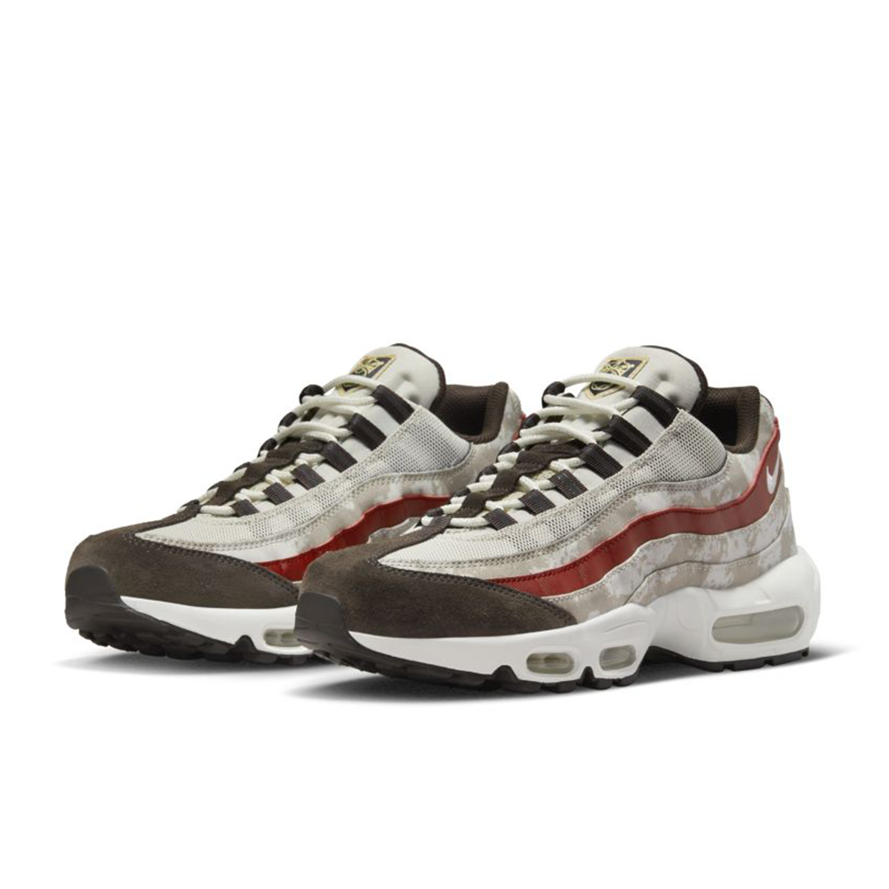 Men's NIKE AIR MAX 95 SE 'SOCIAL FC' - DQ9016-001