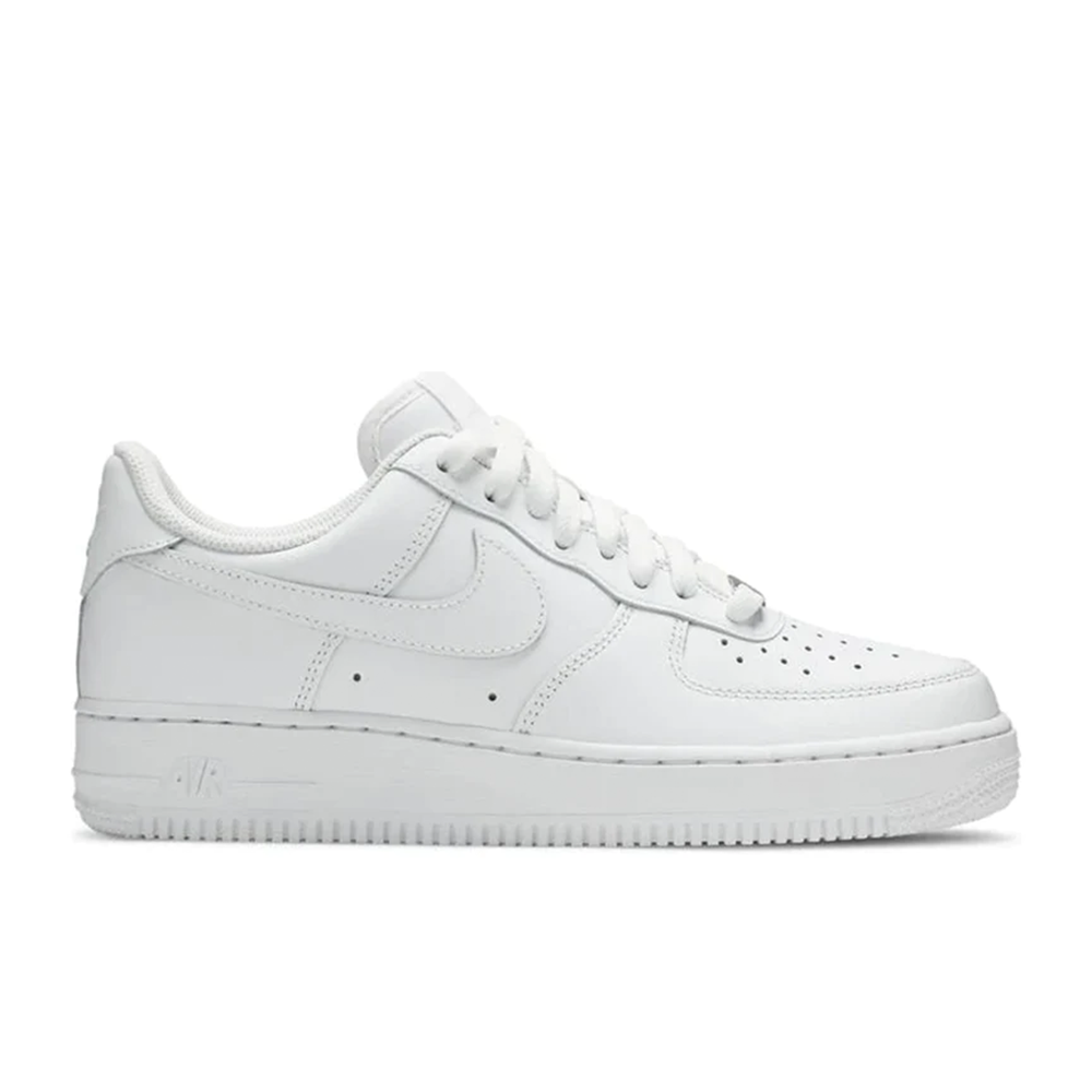 Women's NIKE AIR FORCE 1 LOW '07 'TRIPLE WHITE' - DD8959-100