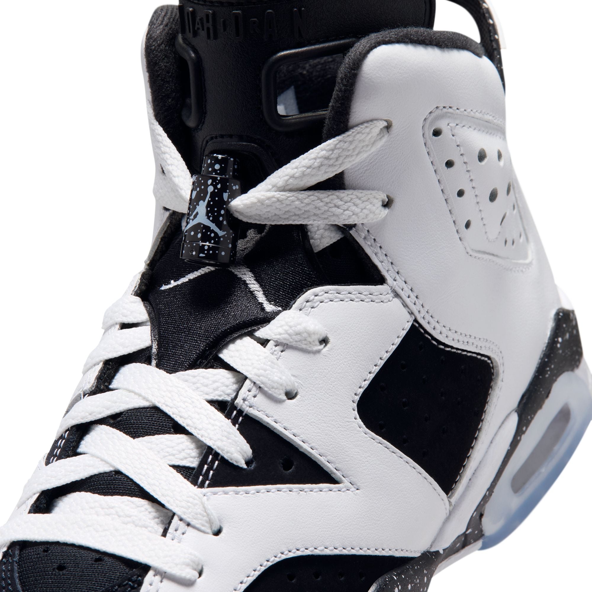 Grade School Air Jordan 6 Retro 'Oreo' -384665-108