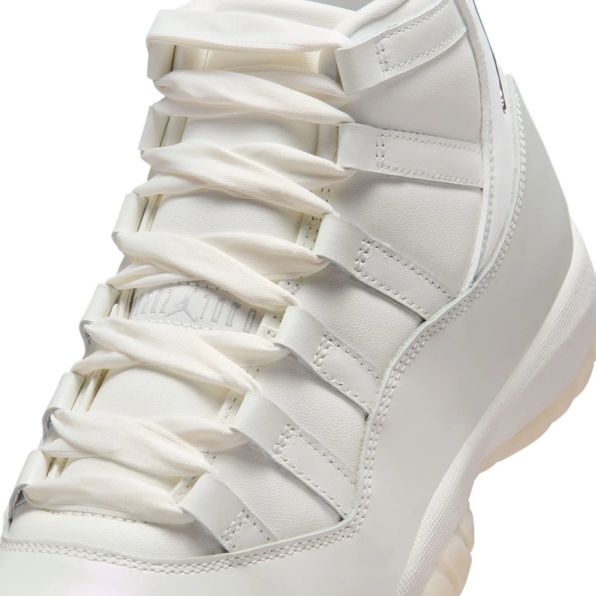 Women's Air Jordan 11 Retro 'Pearl' - AR0715-110