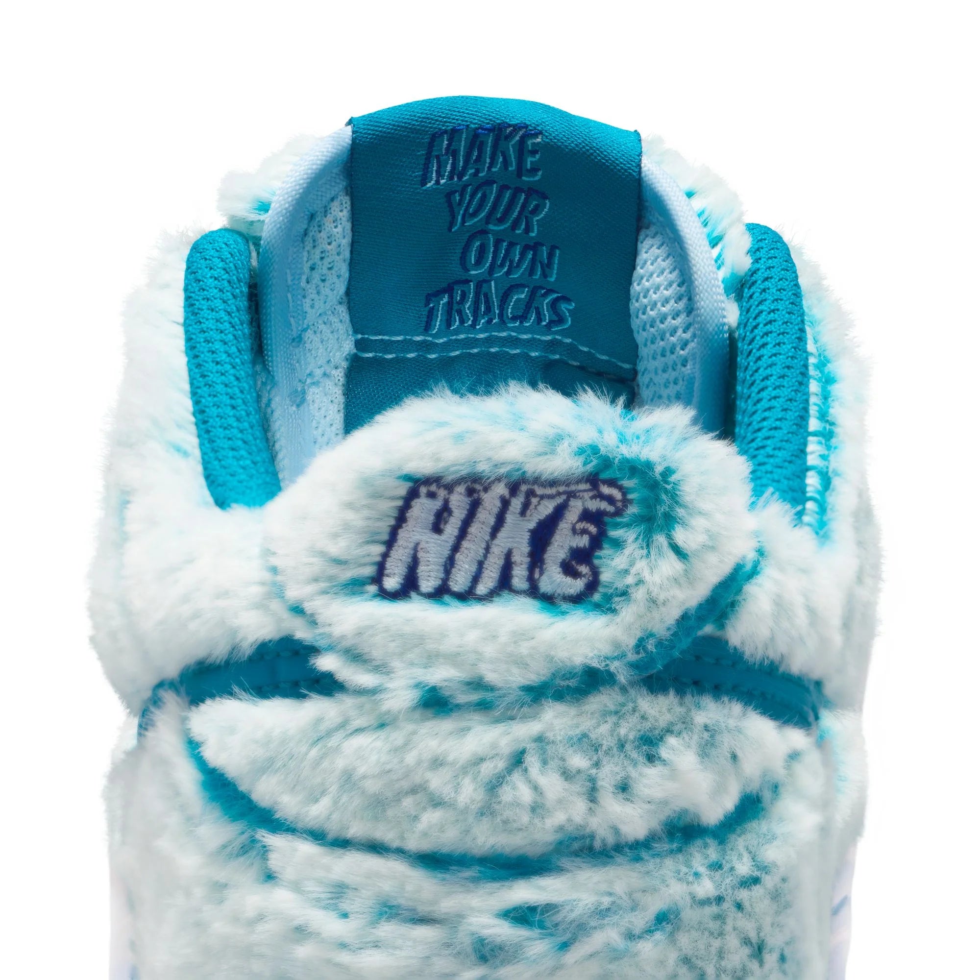 Grade School Nike Dunk Low BG 'Abominable Snowman' - IM7171-301