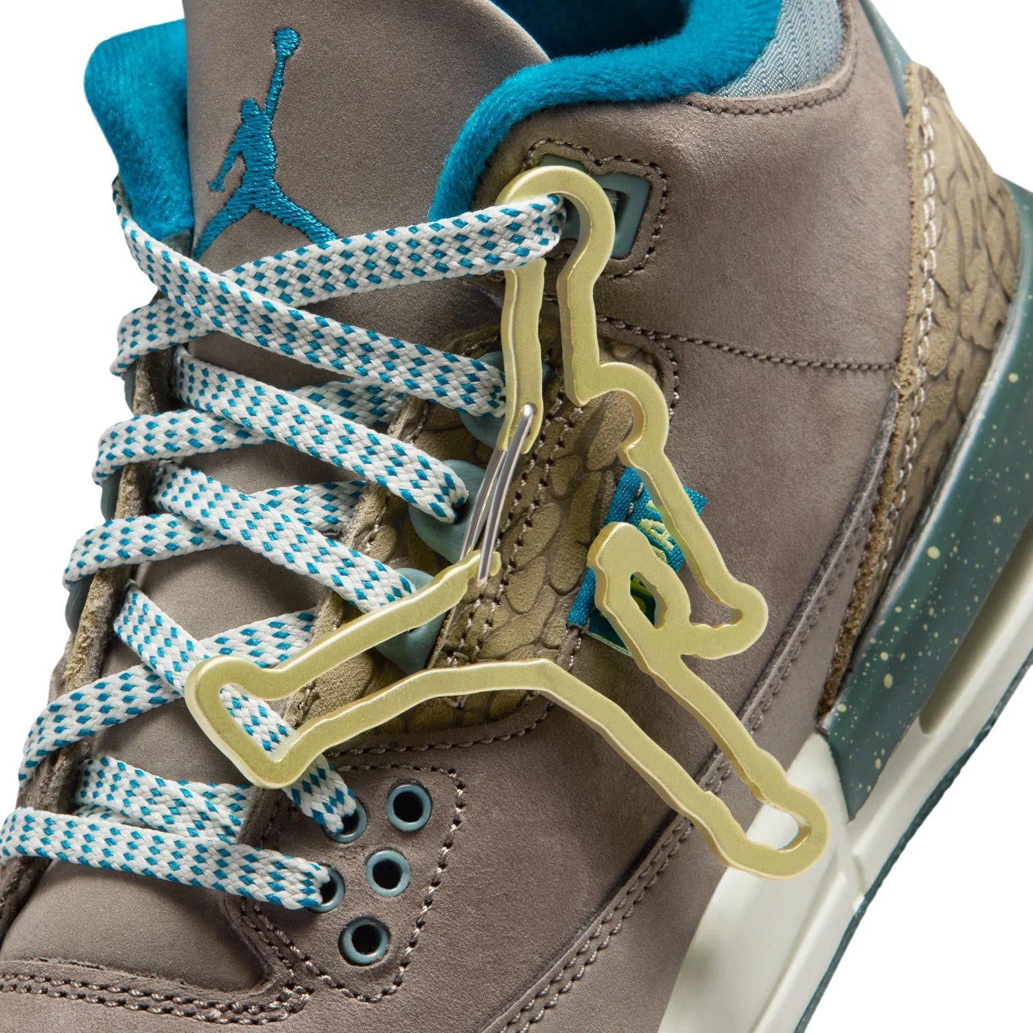 Grade School Air Jordan 3 Retro 'Olive Grey/Green Abyss' - IB7066-001