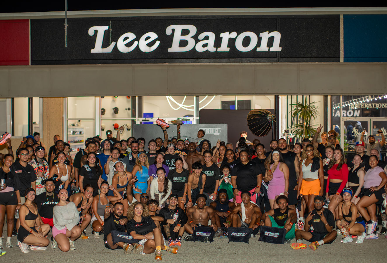 Lee Baron x Nike Closing Light: 300 Runners Come Together for a Sunset Run in Huntsville