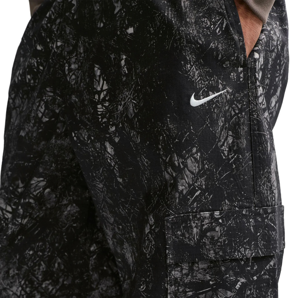Nike Club Chain Camo Woven Cargo Pants-Black/Black - IQ1019-010