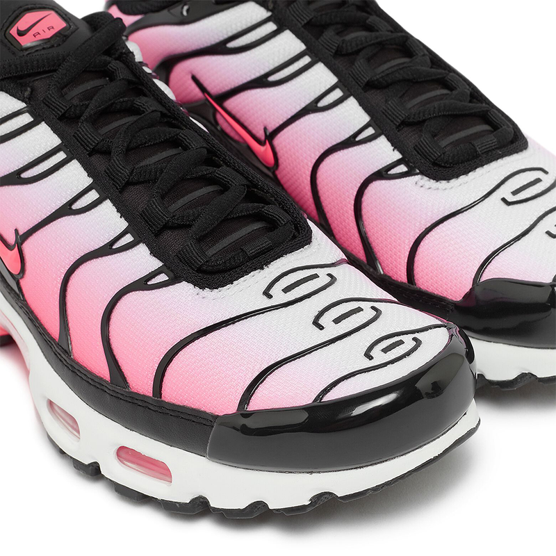 Wmns Nike Air Max Plus 'Black/hot punch' - DZ3670-002