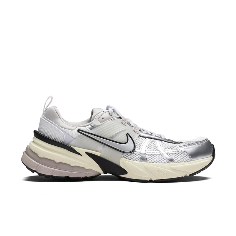 Wmns Nike V2K Run 'Summit White/Metallic Silver' -FD0736-100