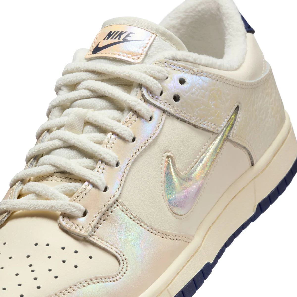Women's Nike Dunk Jewel Swoosh 'Soft Pearl' - IM6571-027