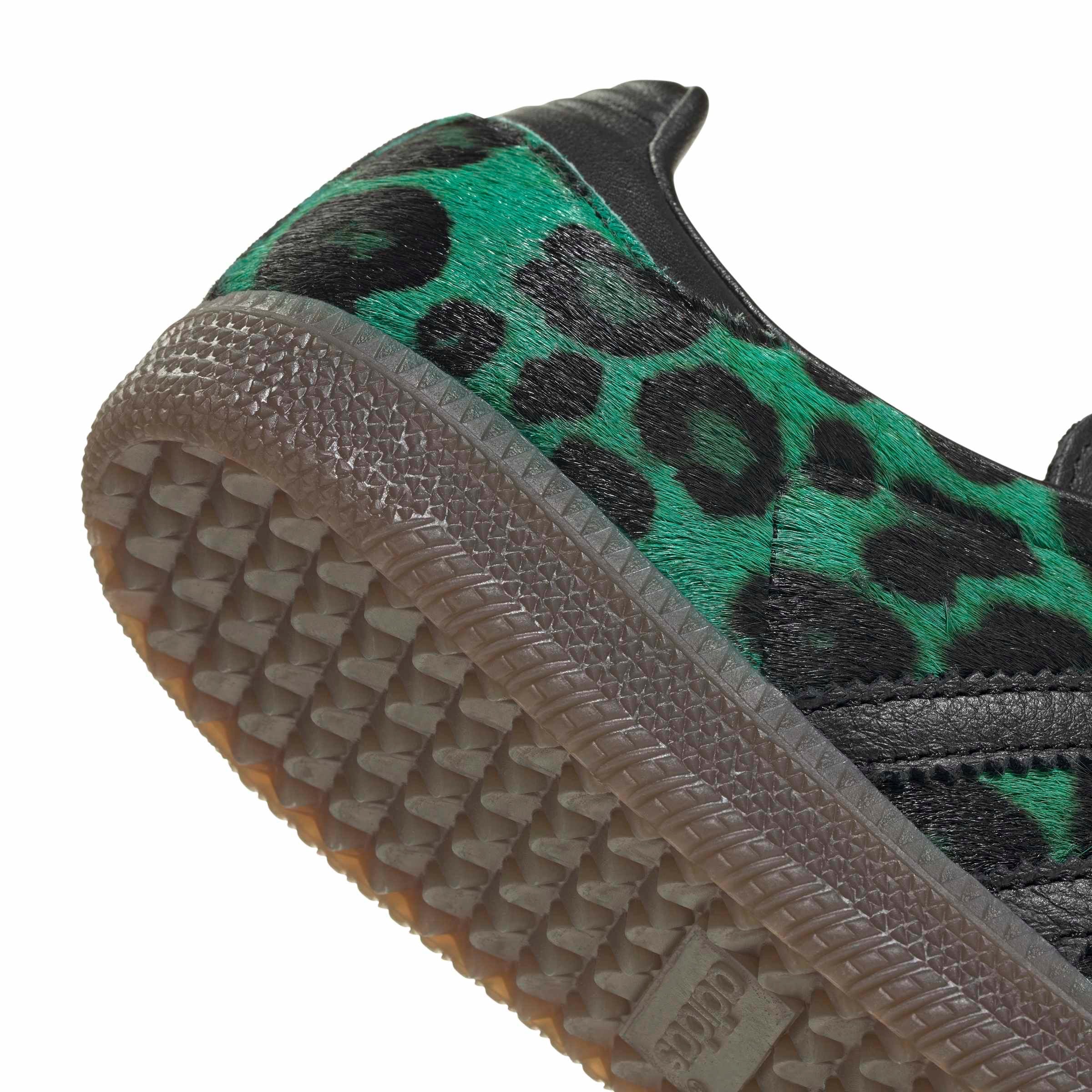 Women's Adidas Samba OG 'Semi Screaming Green Core Black Gold' - HQ937 Women's Adidas Samba OG 'Semi Screaming Green Core Black Gold' - HQ937