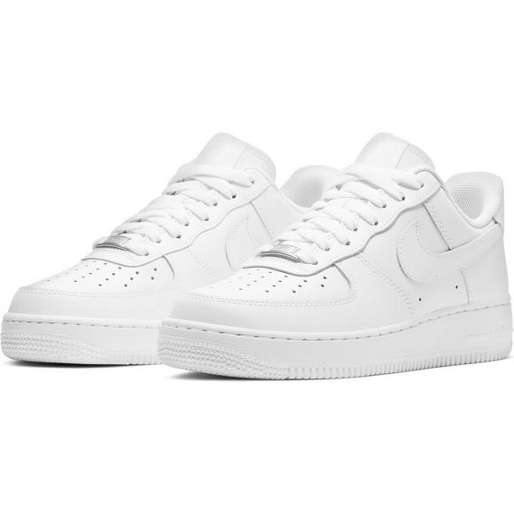 Women's NIKE AIR FORCE 1 LOW '07 'TRIPLE WHITE' - DD8959-100
